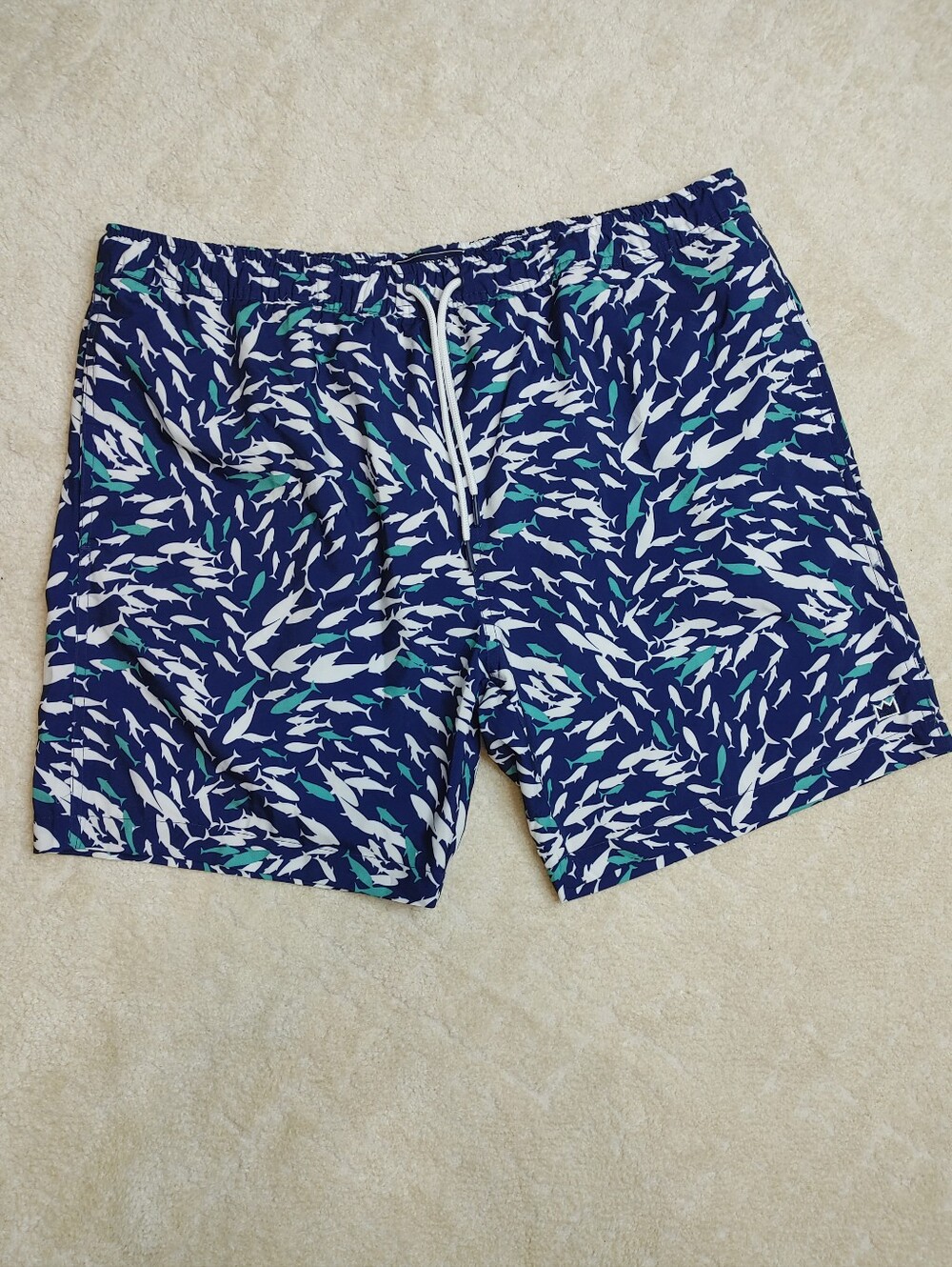 CROWN & IVY MENS FISH PRINT SWIM TRUNKS, NAVY XL